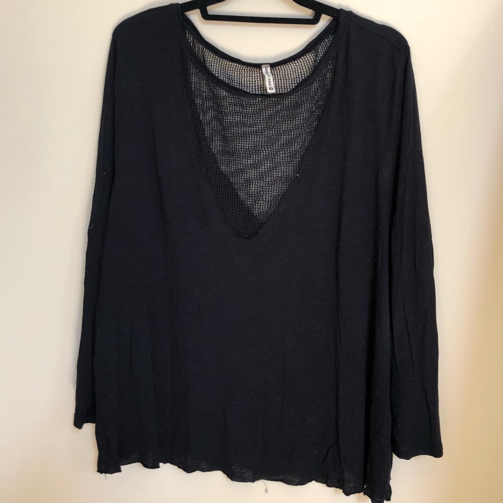 Black v mesh long sleeve